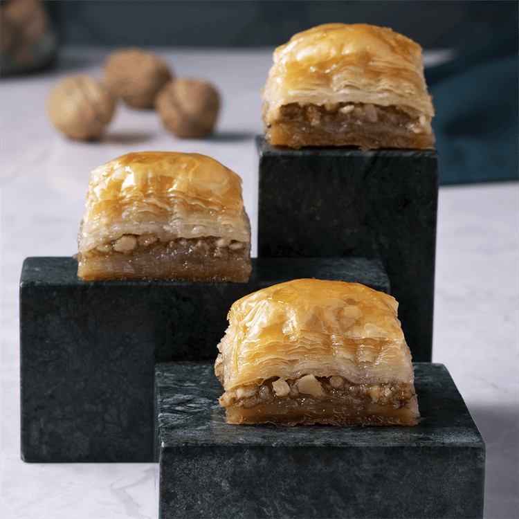 cevizli baklava-karakoy-gulluoglu-9e314b