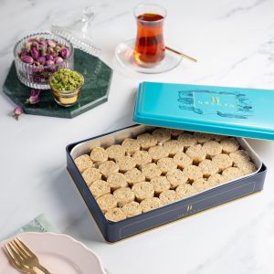 SARAY SARMA WITH WALNUT